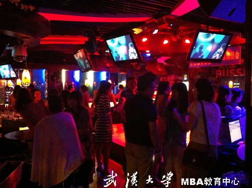 四校的同學(xué)們正在進(jìn)行交流_副本.jpg